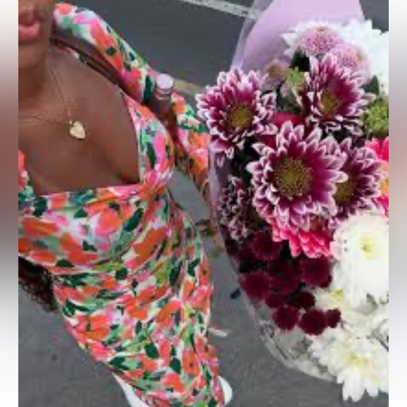 Pretty Little Thing Orange and Green Long Sleeve Floral Midi Dress Tik Tok - Picture 4 of 16